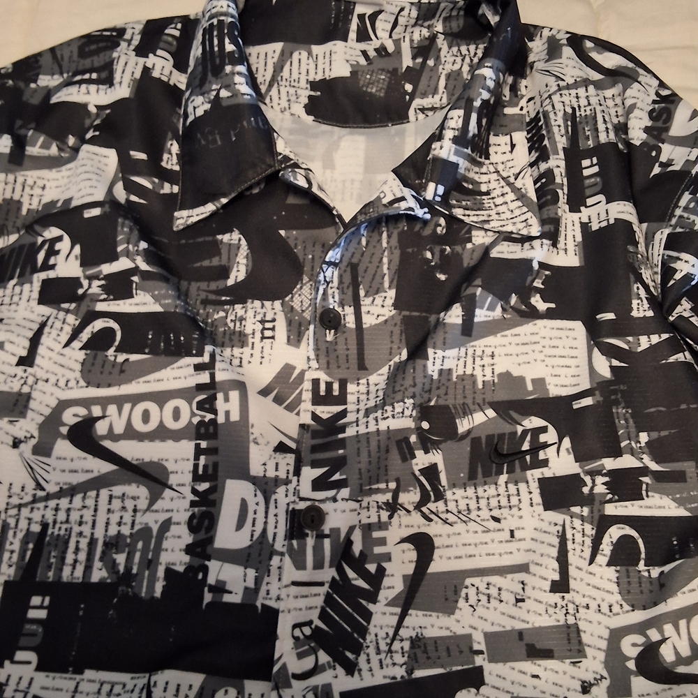 Nike Black and Gray Men's Shirt